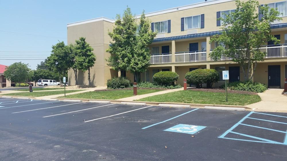 Days Inn By Wyndham Chattanooga/Hamilton Place Eksteriør billede