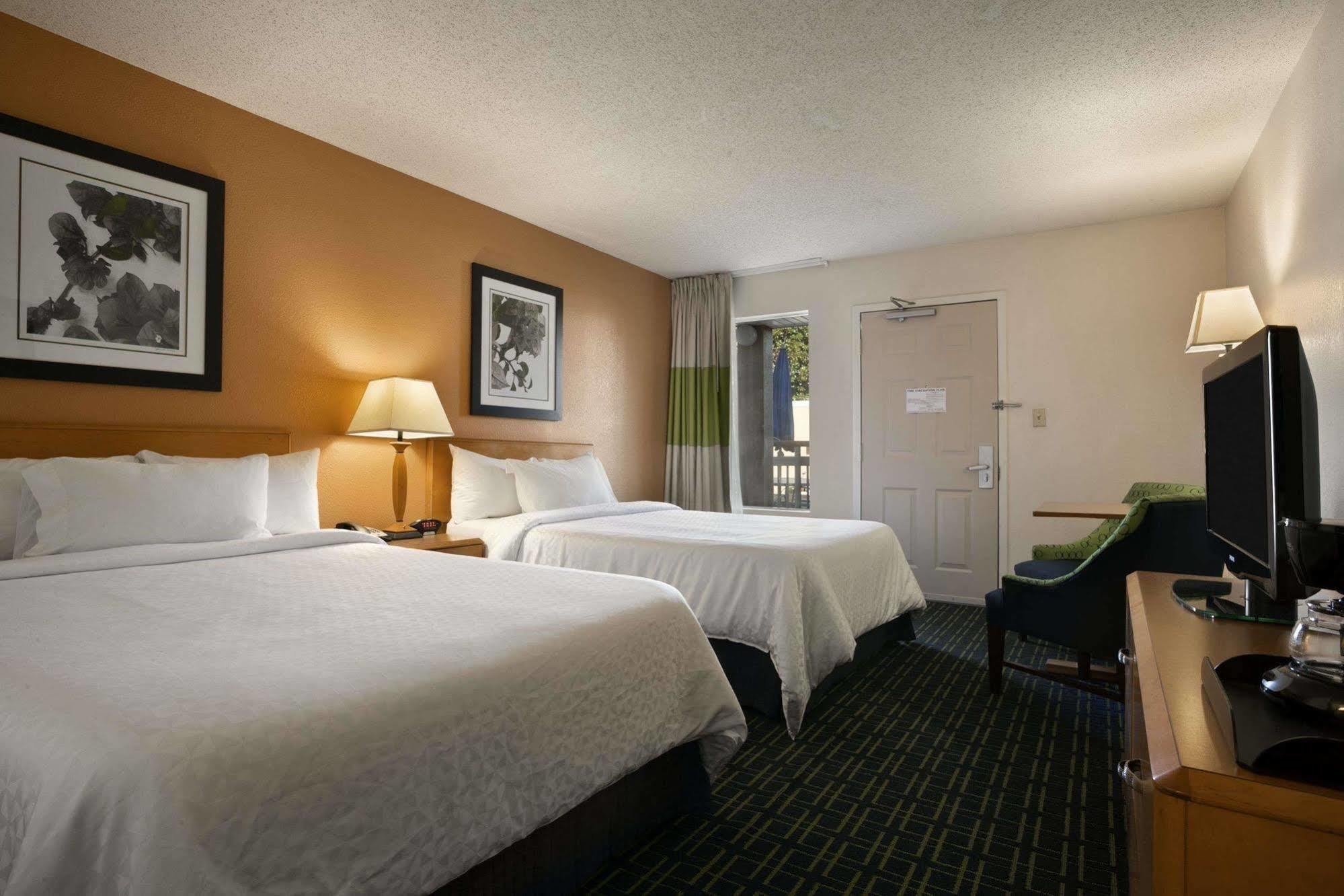 Days Inn By Wyndham Chattanooga/Hamilton Place Eksteriør billede
