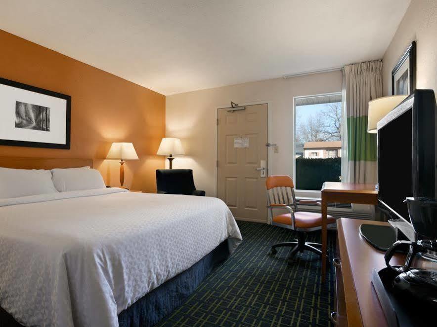 Days Inn By Wyndham Chattanooga/Hamilton Place Eksteriør billede