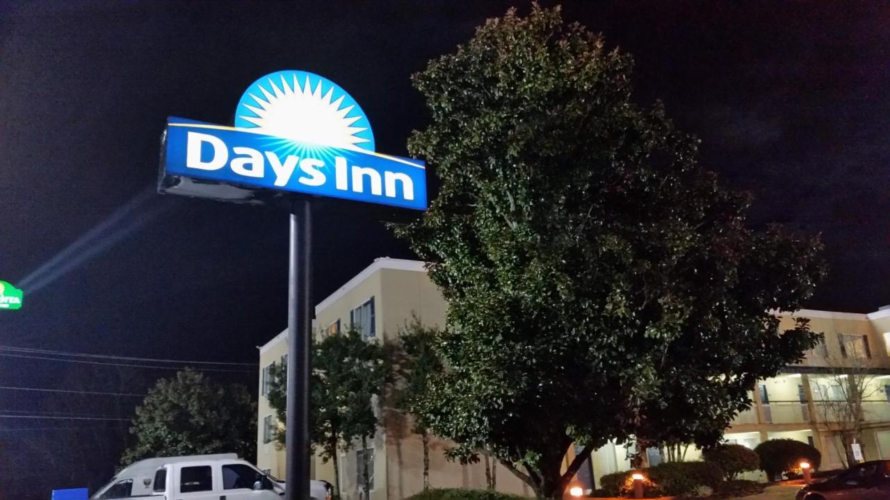 Days Inn By Wyndham Chattanooga/Hamilton Place Eksteriør billede